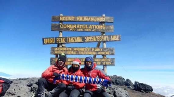"Bevo e scatto per la Samp": Kilimangiaro a tinte blucerchiate
