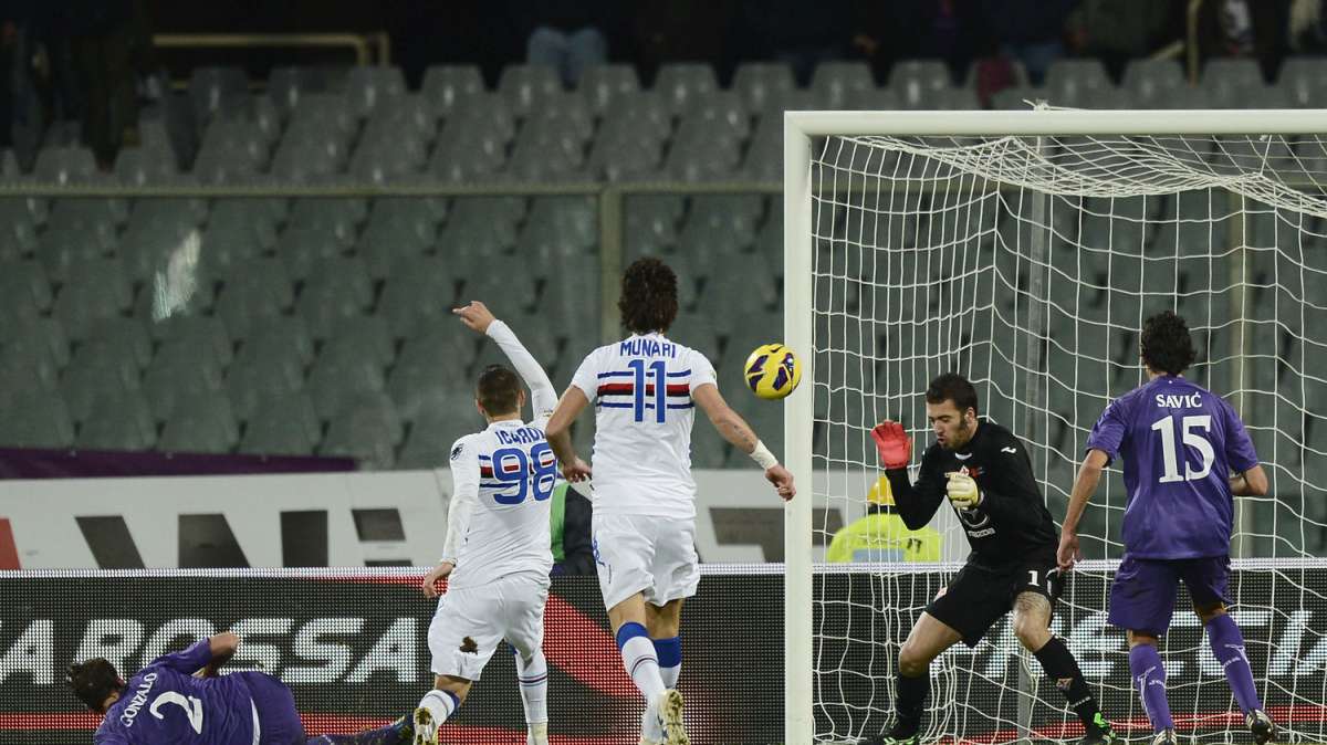 Photogallery Fiorentina - Sampdoria: l'autogol di Gonzalo Rodriguez