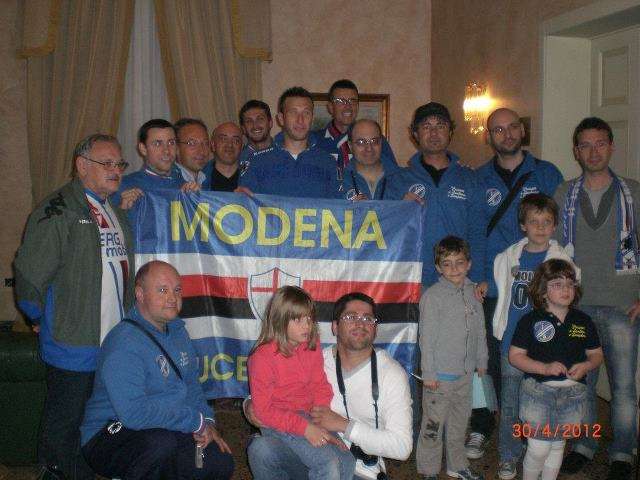 Gastaldello con gli amici di "Modena Blucerchiata"
