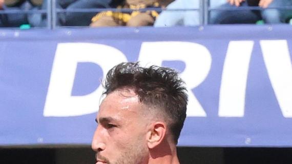 Bari - Sampdoria, al 36' Castrovilli calcia fuori dalla trequarti