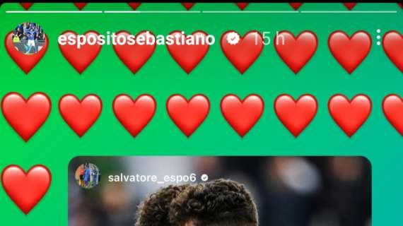 Sampdoria social, l'abbraccio tra Sebastiano Esposito e il fratello Salvatore