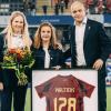 Davina Philtjens omaggiata per le 128 presenze con le Red Flames