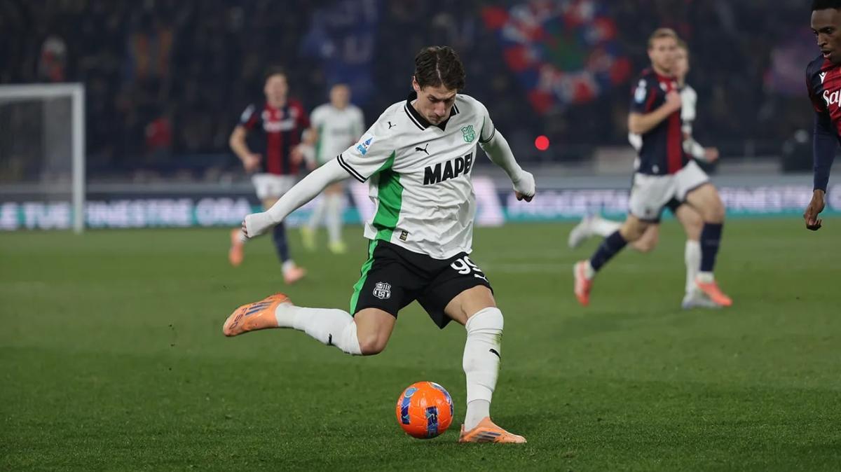 Bologna-Sassuolo 1-1, pagelle quotidiani: Pinamonti divide, Walukiewicz soffre