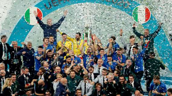 ITALIA CAMPIONE D'EUROPA! Festa per Berardi, Locatelli e Raspadori!