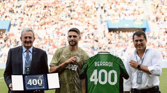 Berardi premiato prima di Sassuolo-Napoli per le 400 presenze in neroverde
