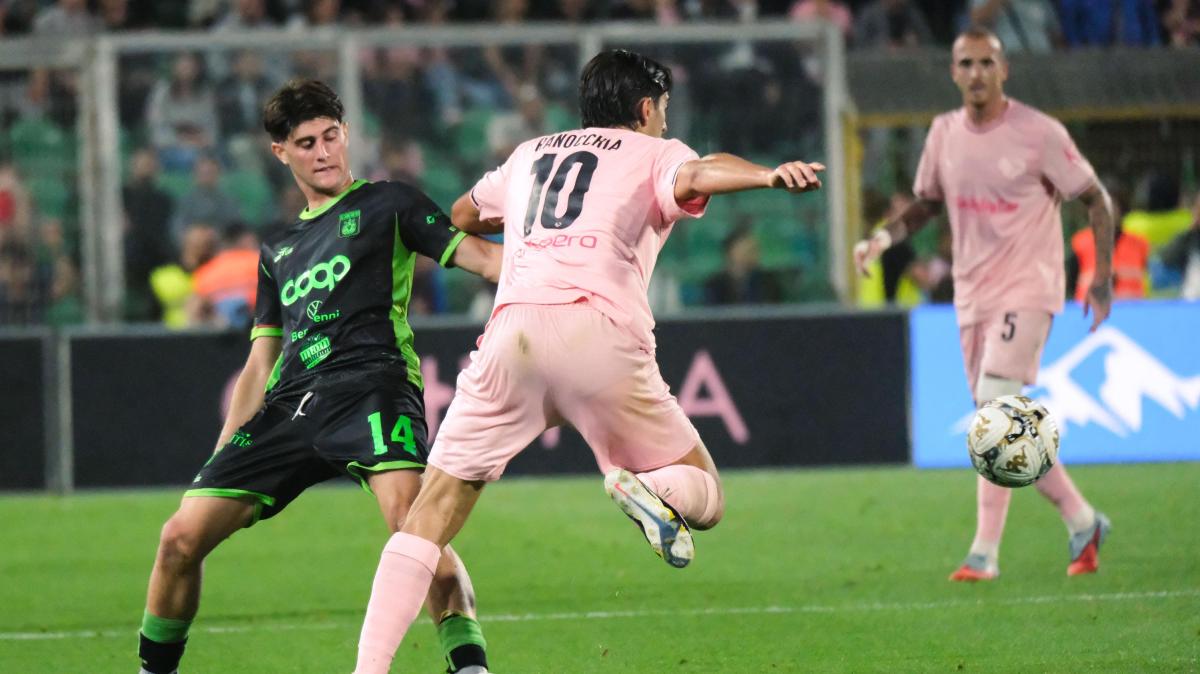 Liberali Sassuolo, Aquilani lo vuole con sé ma il Catanzaro spara alto
