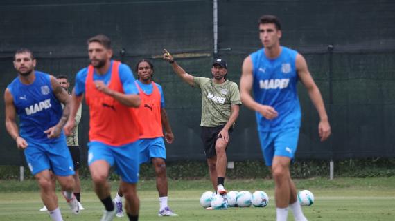 Sassuolo subito in campo al mattino. Domani si replica al pomeriggio: Verona nel mirino