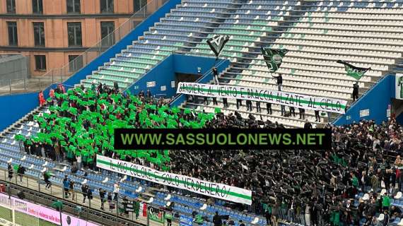 SN - La coreografia dei tifosi del Sassuolo nel derby contro il Modena