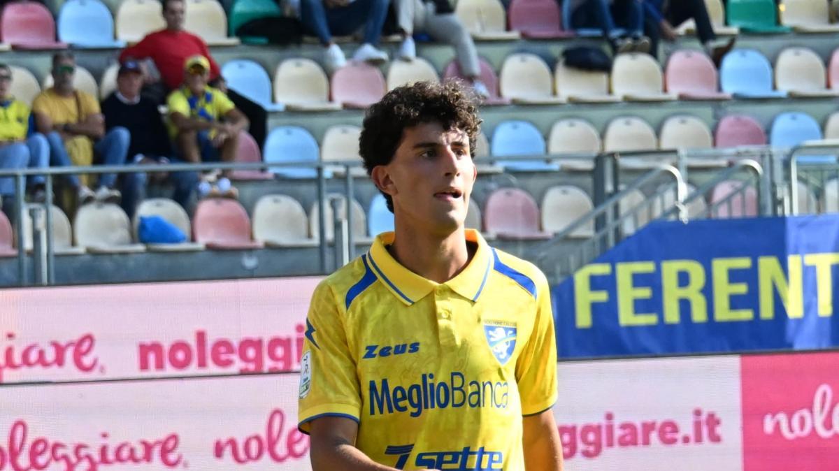Il Frosinone torna in Serie A per la quarta volta: Grosso esulta anche per il figlio Filippo