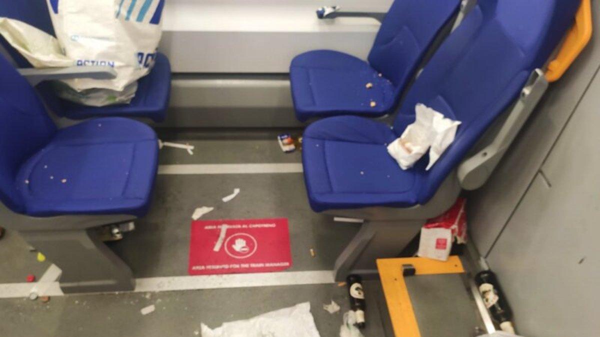 Atti vandalici dei tifosi sul treno 2463 Milano-Reggio Emilia per Sassuolo-Atalanta