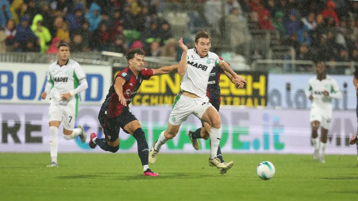 Serie A 31ª giornata anticipi e posticipi del turno di Pasqua. Il Sassuolo sfida il Cagliari