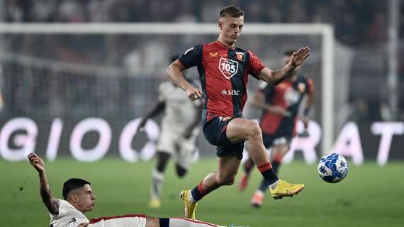 Il Sassuolo prepara l’offerta per Albert Gudmundsson del Genoa: le ultime