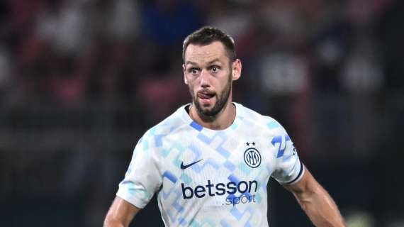 Inter, De Vrij avvisa il Sassuolo: "Dobbiamo tornare a vincere dopo aver iniziato male"