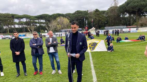 Gianluca Scamacca legge il giuramento alla 72° Viareggio Cup. Il testo