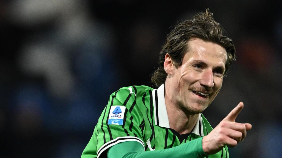 Calciomercato Sassuolo, Pinamonti verso l’addio: sondaggi di Roma e Napoli