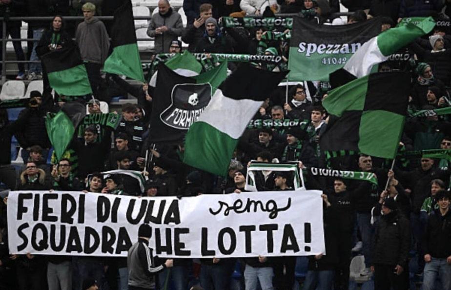 Sic ex murice gemmae: lo striscione di incoraggiamento al Sassuolo dopo il ko con il Torino