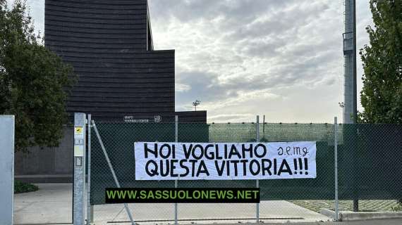 Sassuolo, striscione dei tifosi in vista della Salernitana: "Vogliamo questa vittoria"