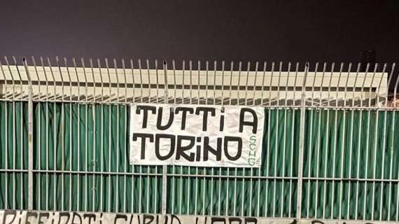 "Tutti a Torino": gli ultras tappezzano di striscioni la città per Juve-Sassuolo