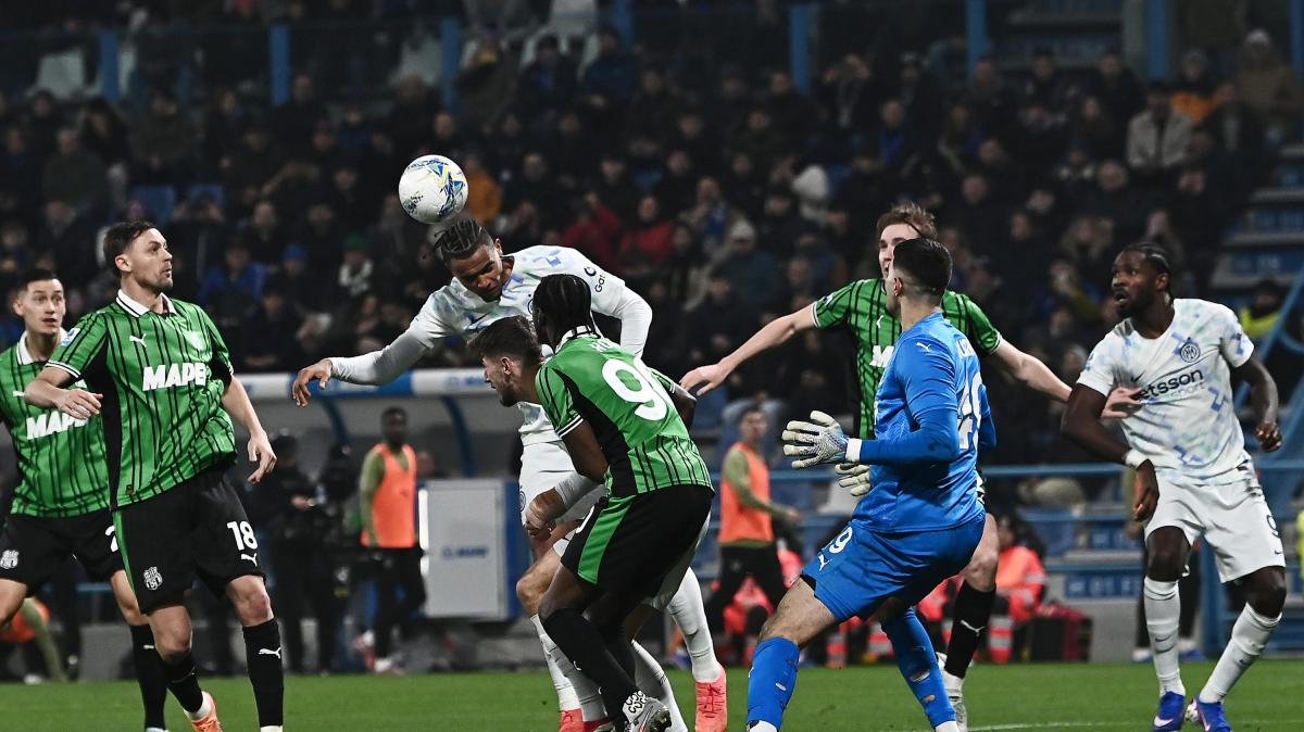 Sassuolo Calcio news oggi: i neroverdi affondano contro la capolista, Matic espulso