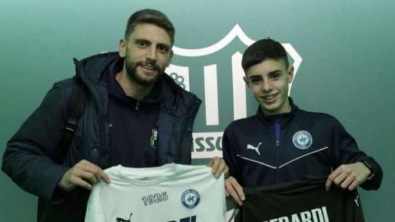 Il giovane Carlo incontra l'idolo Berardi dopo aver sconfitto la malattia