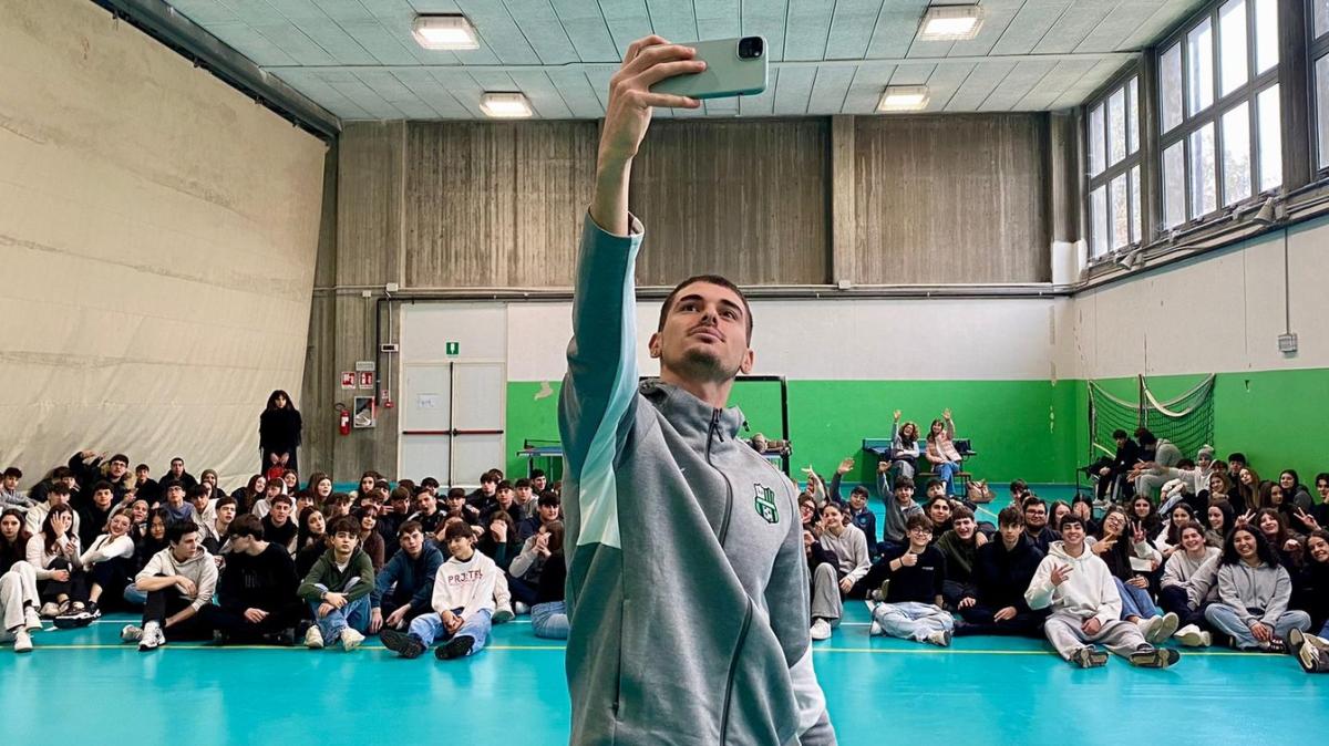 Generazione S Sassuolo: Luca Lipani all'Istituto Baggi per un incontro con gli studenti