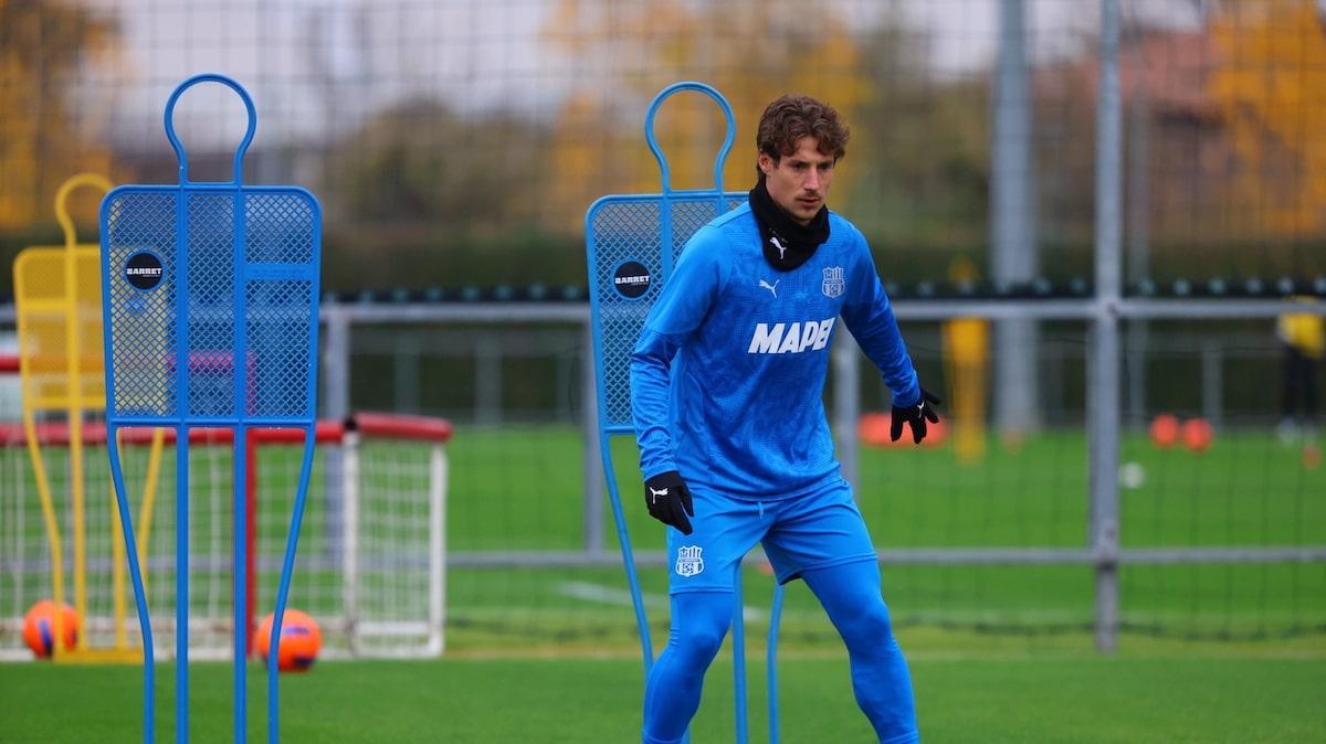 Sassuolo, ripresa immediata degli allenamenti. Testa al Bologna, Pinamonti da valutare