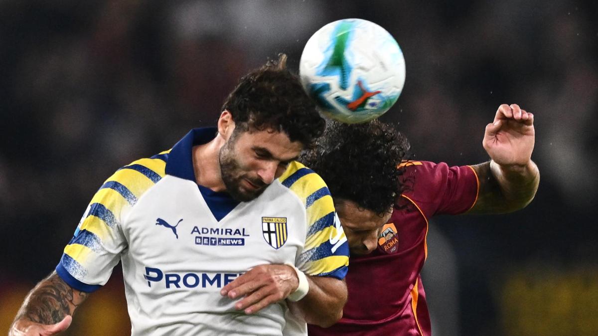 Scambio Cutrone-Luvumbo tra Cagliari e Parma: si inserisce il Sassuolo