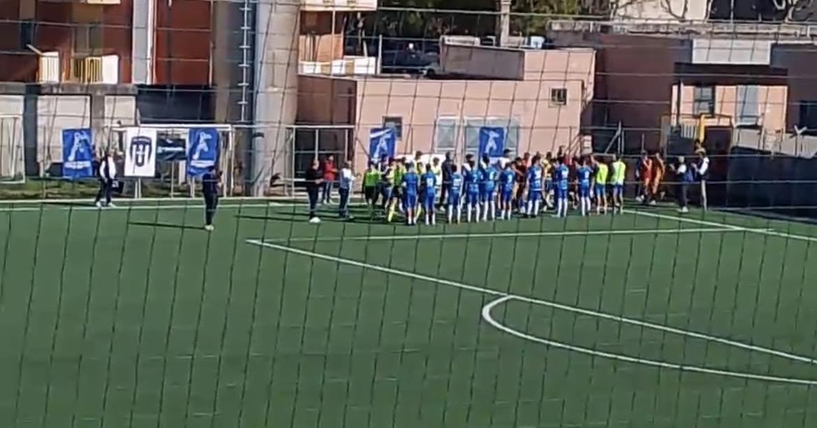 Brindisi, ‘pasillo de honor’ per i ragazzi della Virtus Mola