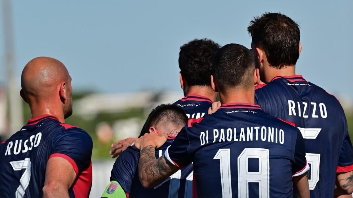 Taranto, stadio soldout in appena 30 minuti per il match contro il Canosa