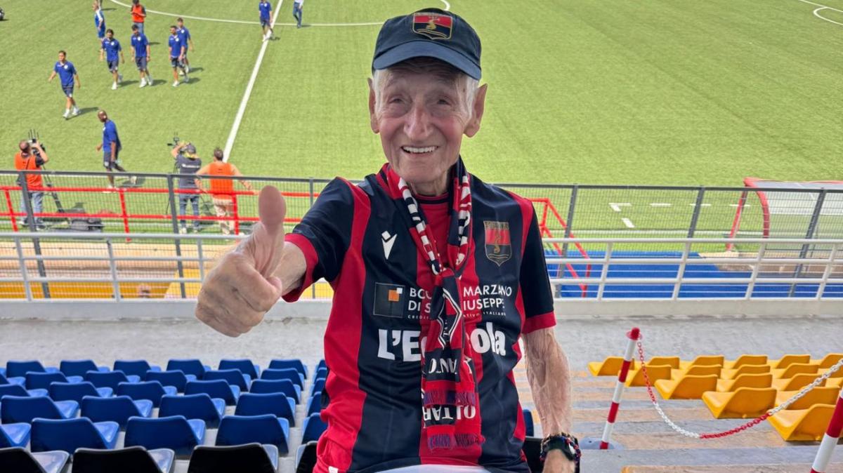 Una vita al seguito del Taranto: l'immancabile nonno Carmine presente per la sfida contro l'Apice