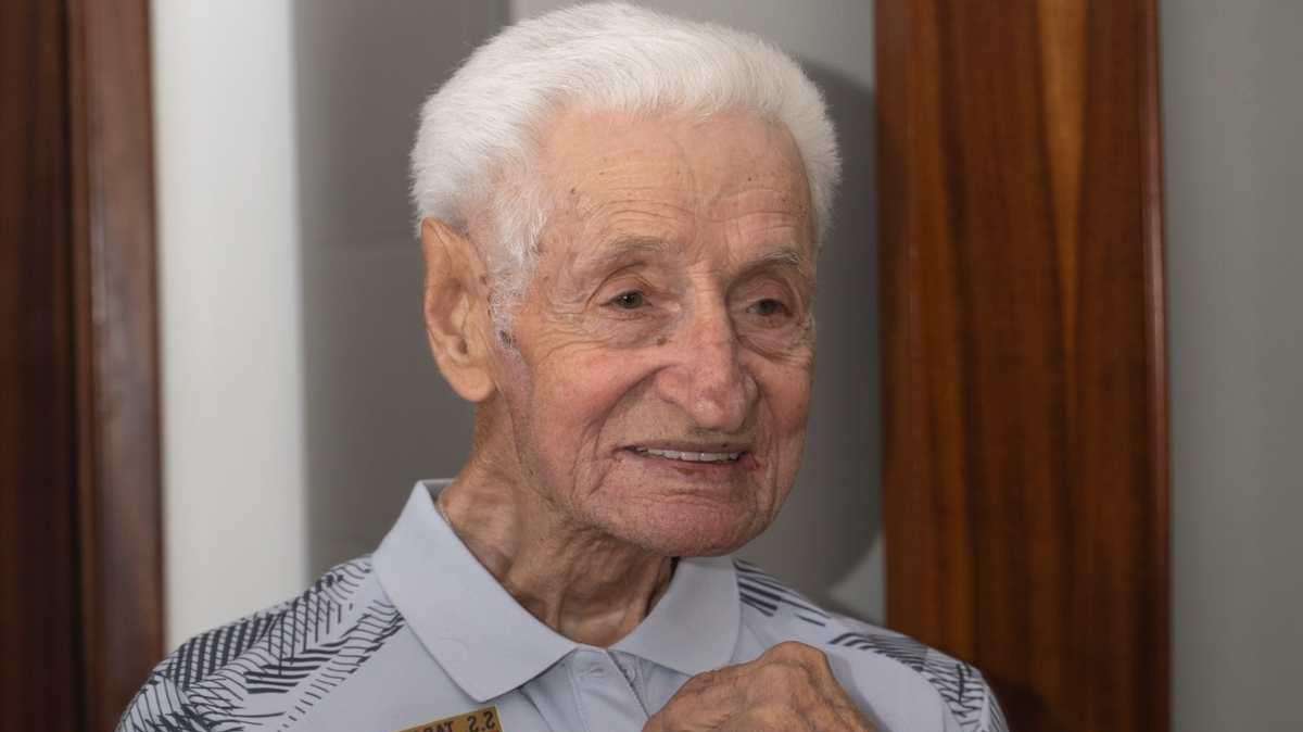 Taranto, Nonno Carmine protagonista del nuovo merchandising