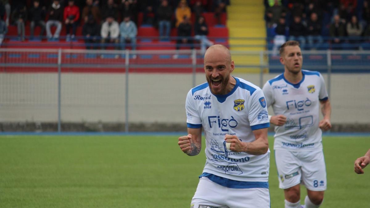 Santoro trascina il Gravina: il bomber che fa la differenza nel girone H