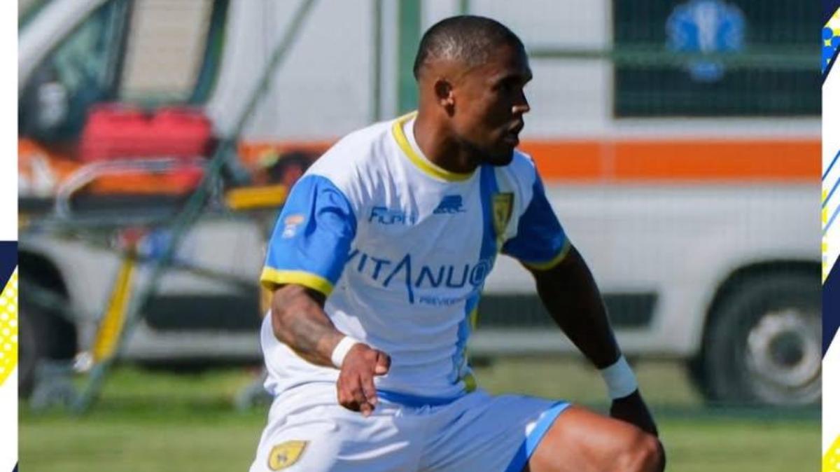 Chievo, Douglas Costa: "Primi due mesi imbarazzanti, ora sono felice"