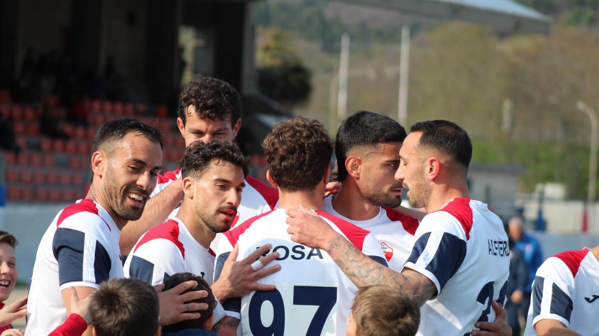 Il Vado batte 2-1 il Chisola ed è primo in solitaria. Sesia: “Chiedo scusa per l’esultanza, Raffini il numero uno”