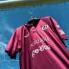 L'Arezzo inaugura la stagione con il cuore: la maglia speciale per Casa Thevenin