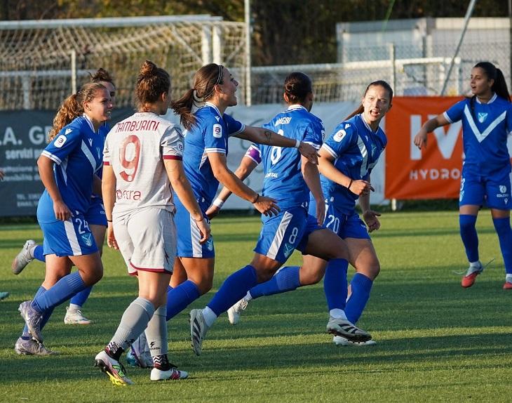 Arezzo, Amaro in Bocca: Prestazione Maiuscola, Ma La Sfortuna Beffa Le Amaranto nel Finale (2-2).