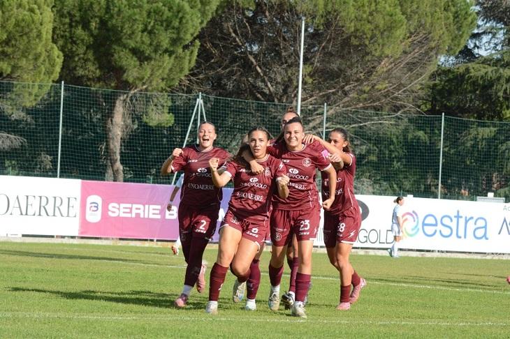 La Dea Greca e il Cuore Amaranto: Vlassopoulou Trascina l'ACF Arezzo alla Vittoria! 