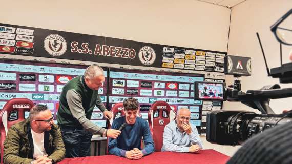 Arezzo Calcio : La prima firma 