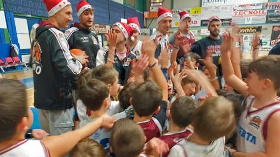 La Sba festeggia il Natale con i bambini e le bambine del minibasket