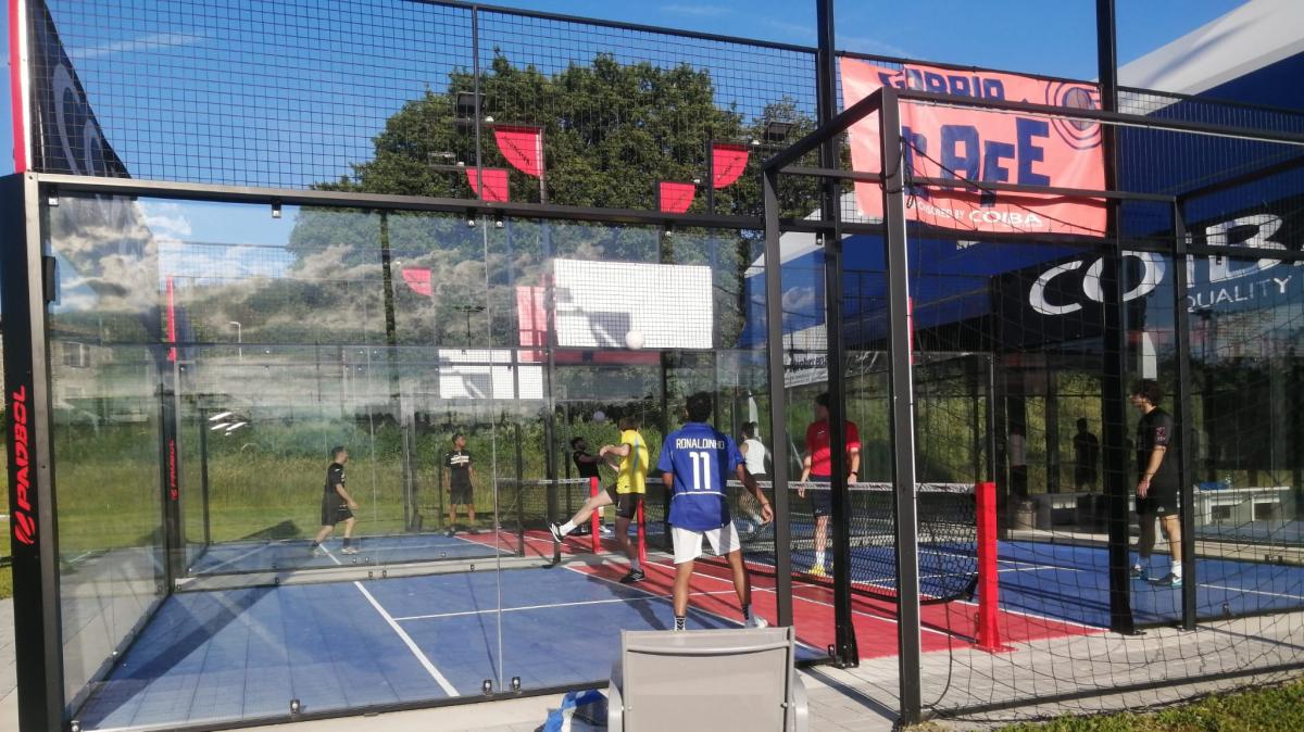 Ad Arezzo esplode la febbre del Padbol: il calcio del futuro si gioca al Rebote Club