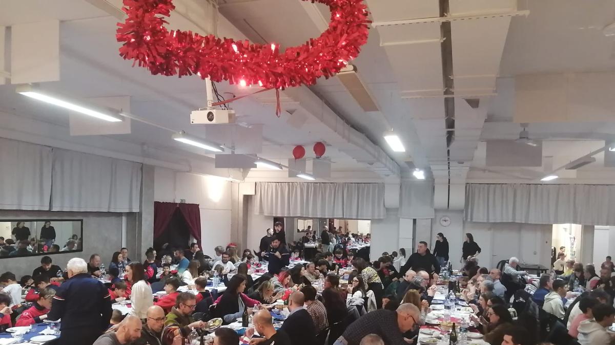 A Tavola con i Campioni di Amicizia: La Tradizionale Cena di Fine Anno della Polisportiva Indicatore