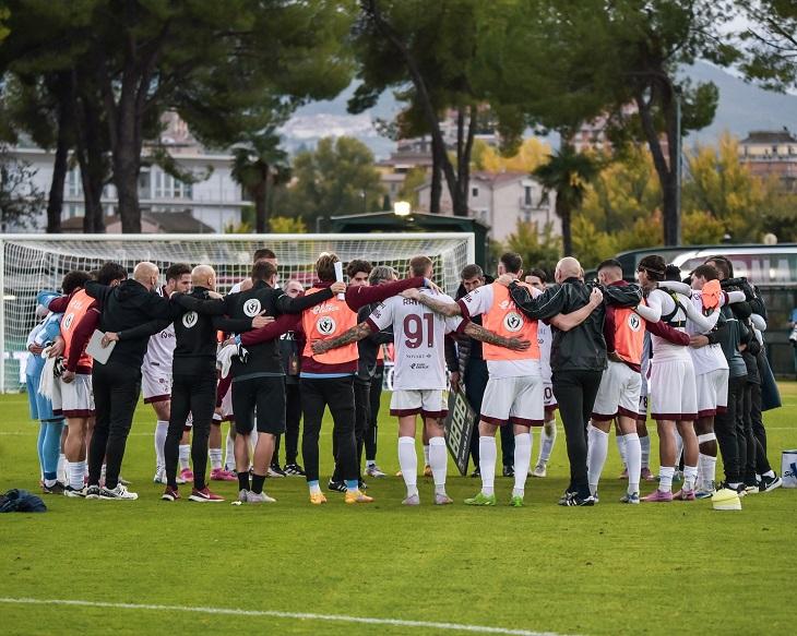 L'Arezzo a Trazione Posteriore: Le Pagelle del Doppio Volto Amaranto a Terni