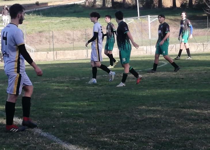 Brivido in Vetta: Piazzetta Frenata dal Papata! Il Gol di Del Guasta Non Basta