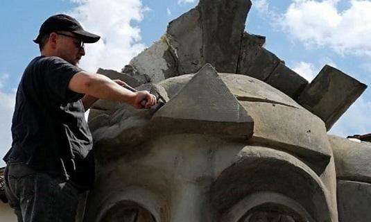 “Giano Bifronte”, una nuova scultura alle porte di Subbiano