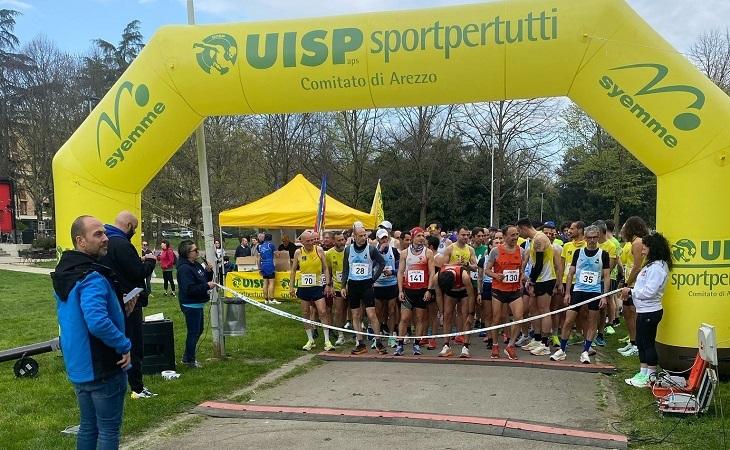Vivicittà Arezzo 2026: il 12 aprile torna la "Corsa di Primavera" per i diritti e l’ambiente.