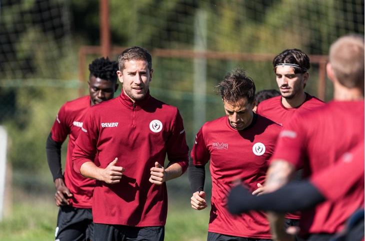 Tra Passato e Presente: Bucchi Guida l'Arezzo al Derby Perfetto