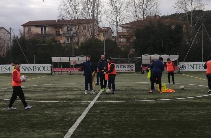 Più che un Gioco, una Lezione di Vita: La Magia del Calcio Champagne