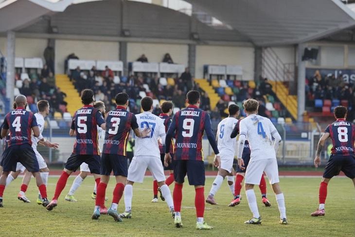 Legni e rimpianti al Brilli Peri: il Montevarchi domina ma il Prato strappa lo 0-0