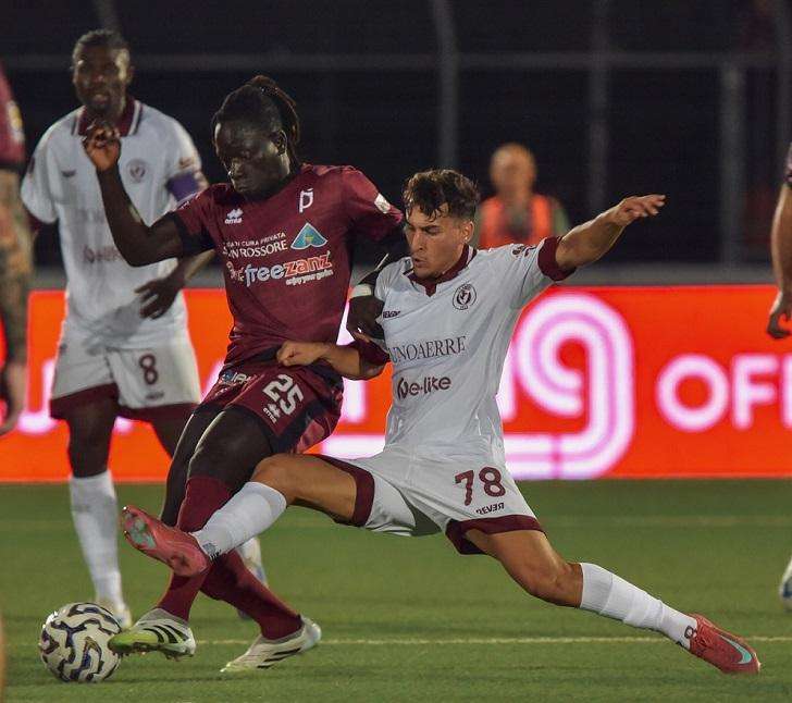 Una lezione di calcio: i segreti tattici della vittoria dell'Arezzo al Mannucci.