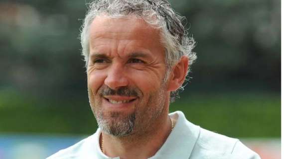 Roberto Donadoni vicino alla Nazionale Femminile Italiana